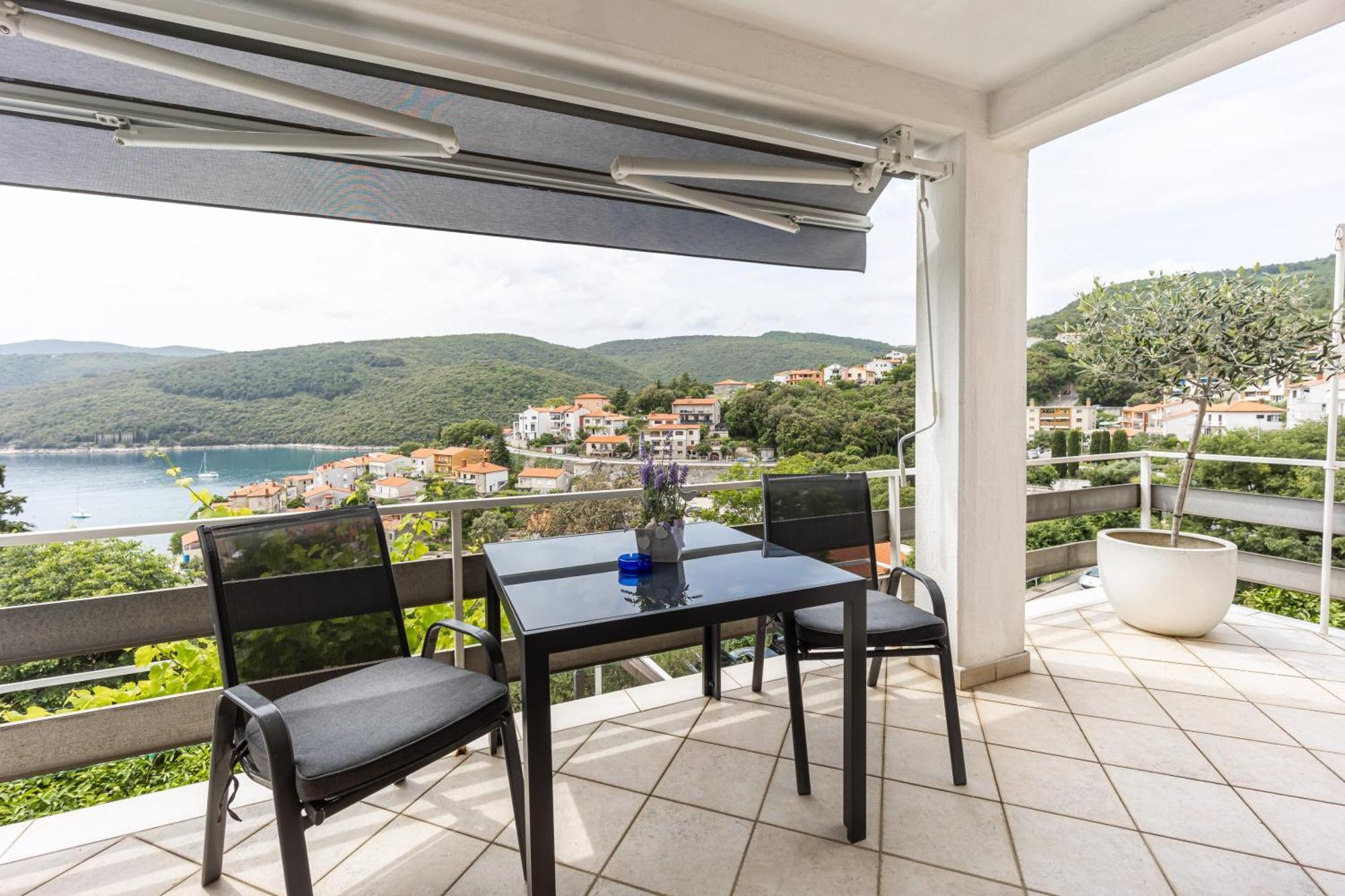 Apartments Sea View Rabac Pokoj fotografie