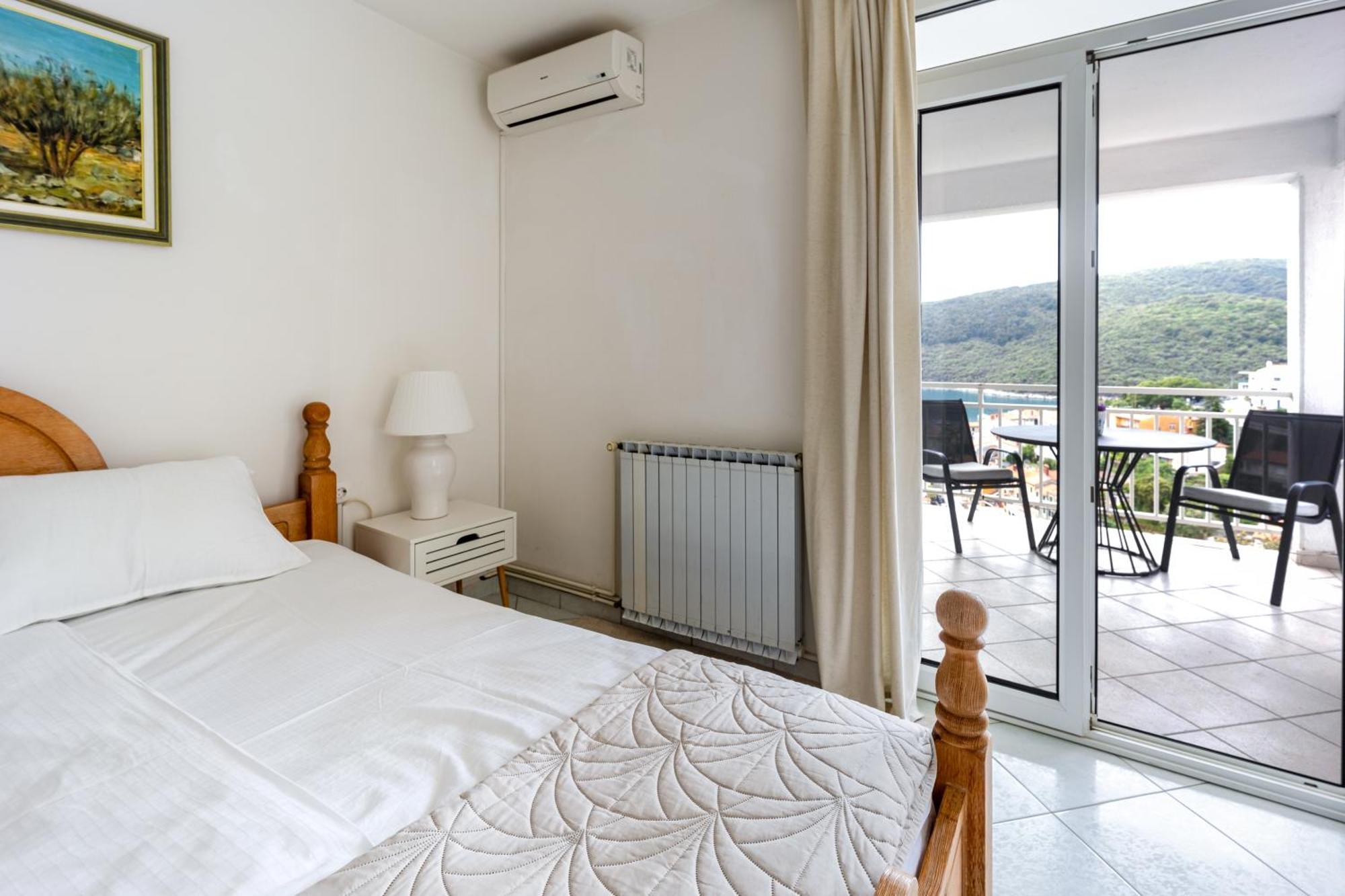 Apartments Sea View Rabac Pokoj fotografie
